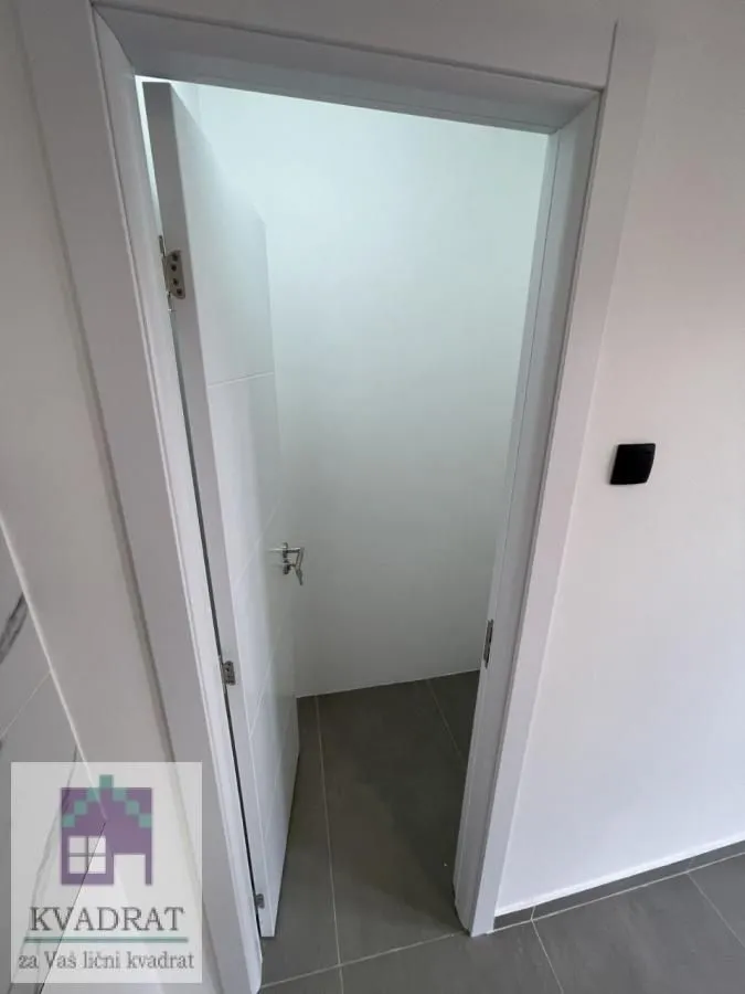 Prodaja, dvosoban stan, 49m², Adamovićevo Naselje, Novi Sad Sve Podlokacije