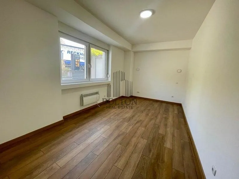 Prodaja, četvorosoban stan, 195m², Centar, Požarevac