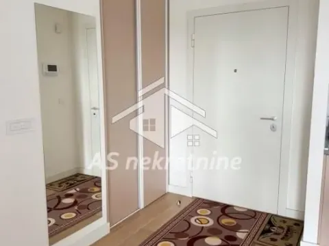 Izdavanje, trosoban stan, 84m², Savski Venac, Beograd - image 18