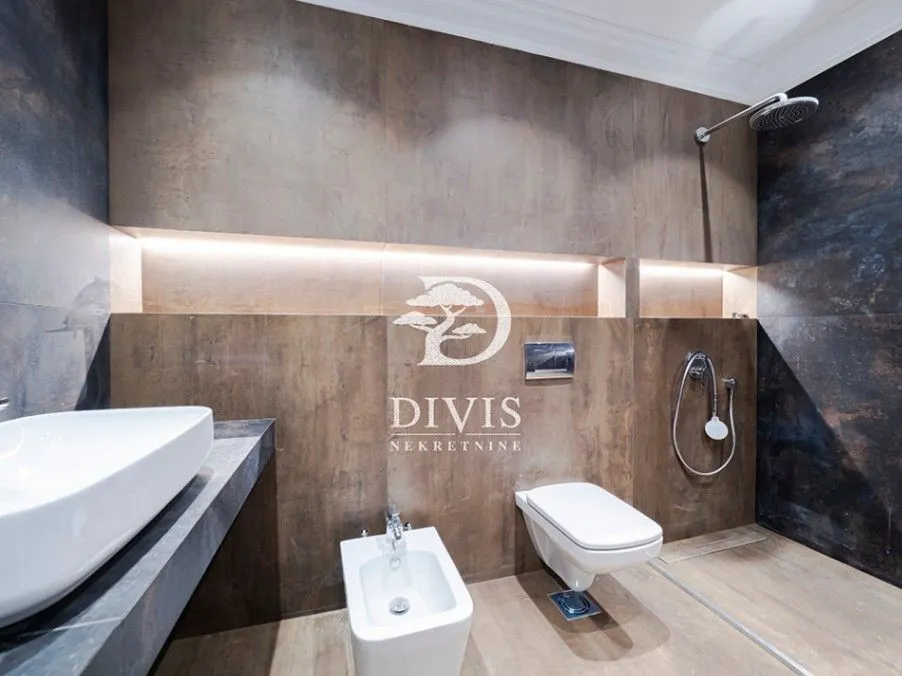 Sale, three bedroom apartment, 133m², Vračar Hram, Vračar Sve Podlokacije