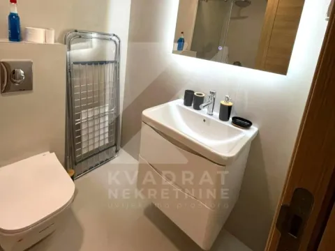 Izdavanje, dvosoban stan, 69m², New City, Podgorica - image 9