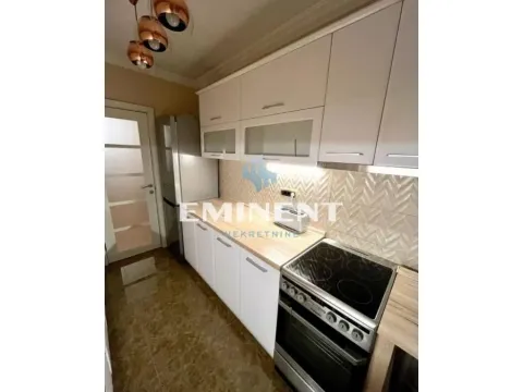 Rent, two bedroom apartment, 50m², Južni Bulevar, Vračar Sve Podlokacije - image 5