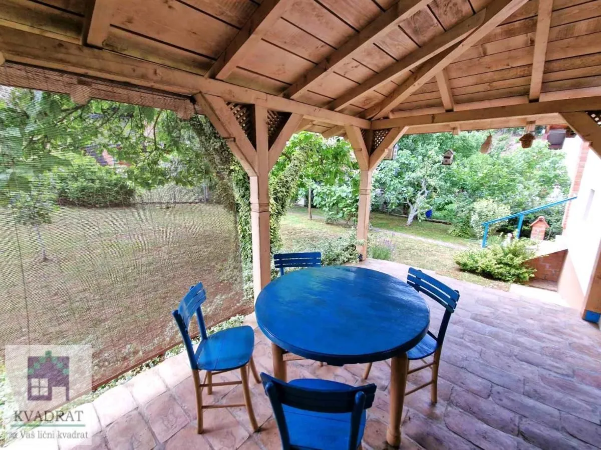 Prodaja, kuća, 219m², Centar, Ub