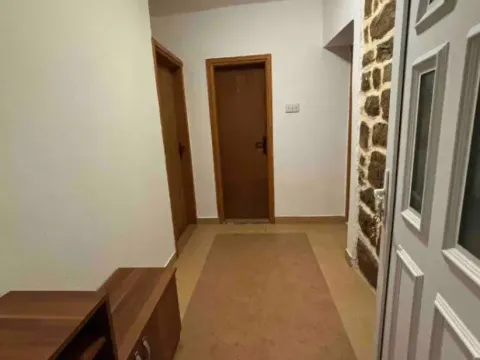 Rent, one bedroom apartment, 45m², Malo Brdo, Podgorica - image 10