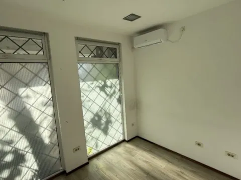 Izdavanje, poslovni prostor, 31m², Blok 9, Podgorica - image 3