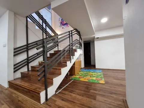 Sale, office space, 351m², Blok 5, Podgorica - image 11