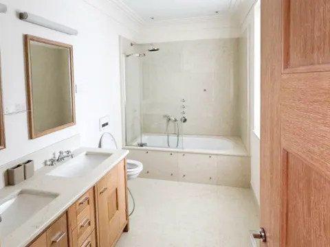 Izdavanje, četvorosoban stan, 225m², Porto Montenegro, Tivat - image 10