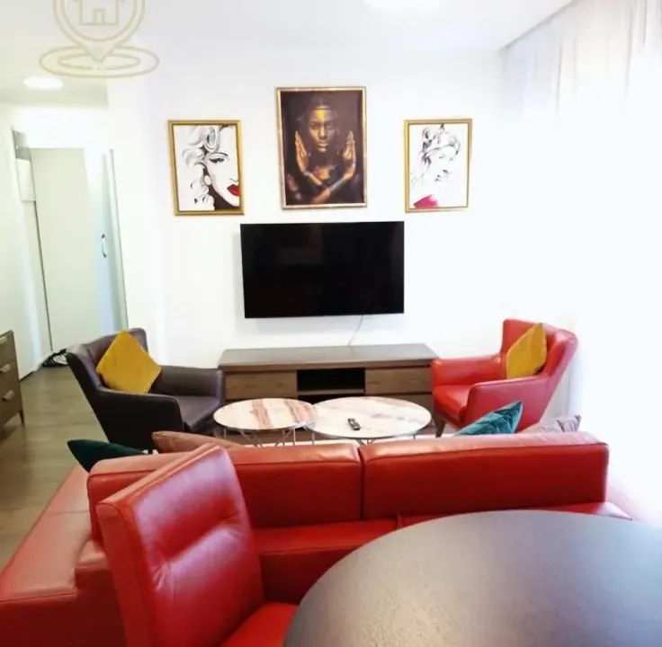 Izdavanje, trosoban stan, 64m², Vračar Sve Podlokacije, Beograd