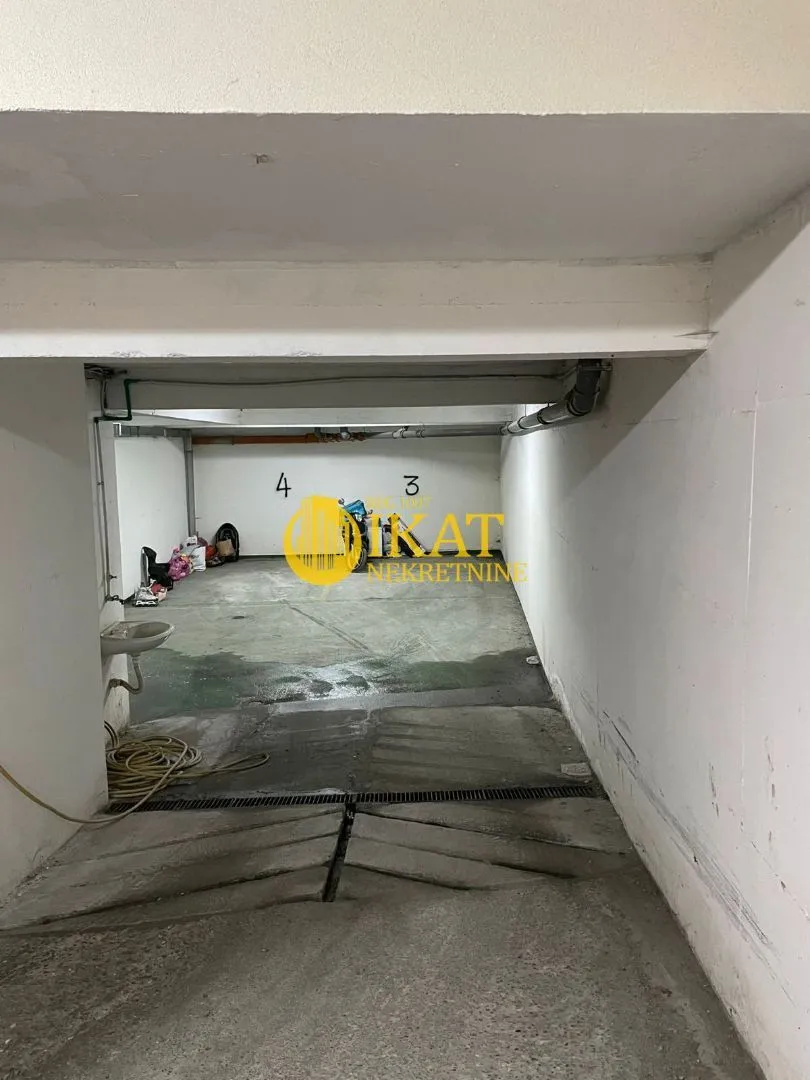 Izdavanje, parking/garaža, 12m², Vračar Sve Podlokacije, Beograd