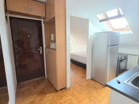 Rent, one bedroom apartment, 35m², Zvezdara Sve Podlokacije, Beograd - image 4