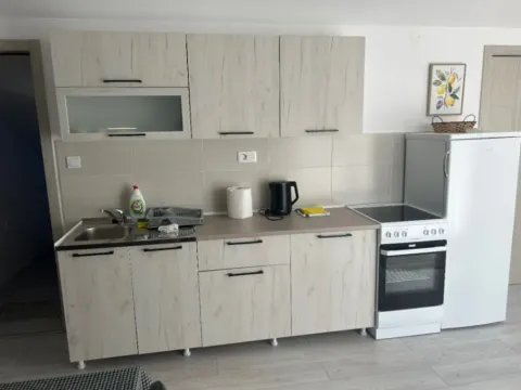 Izdavanje, dvosoban stan, 68m², Đenovići, Herceg Novi - image 5