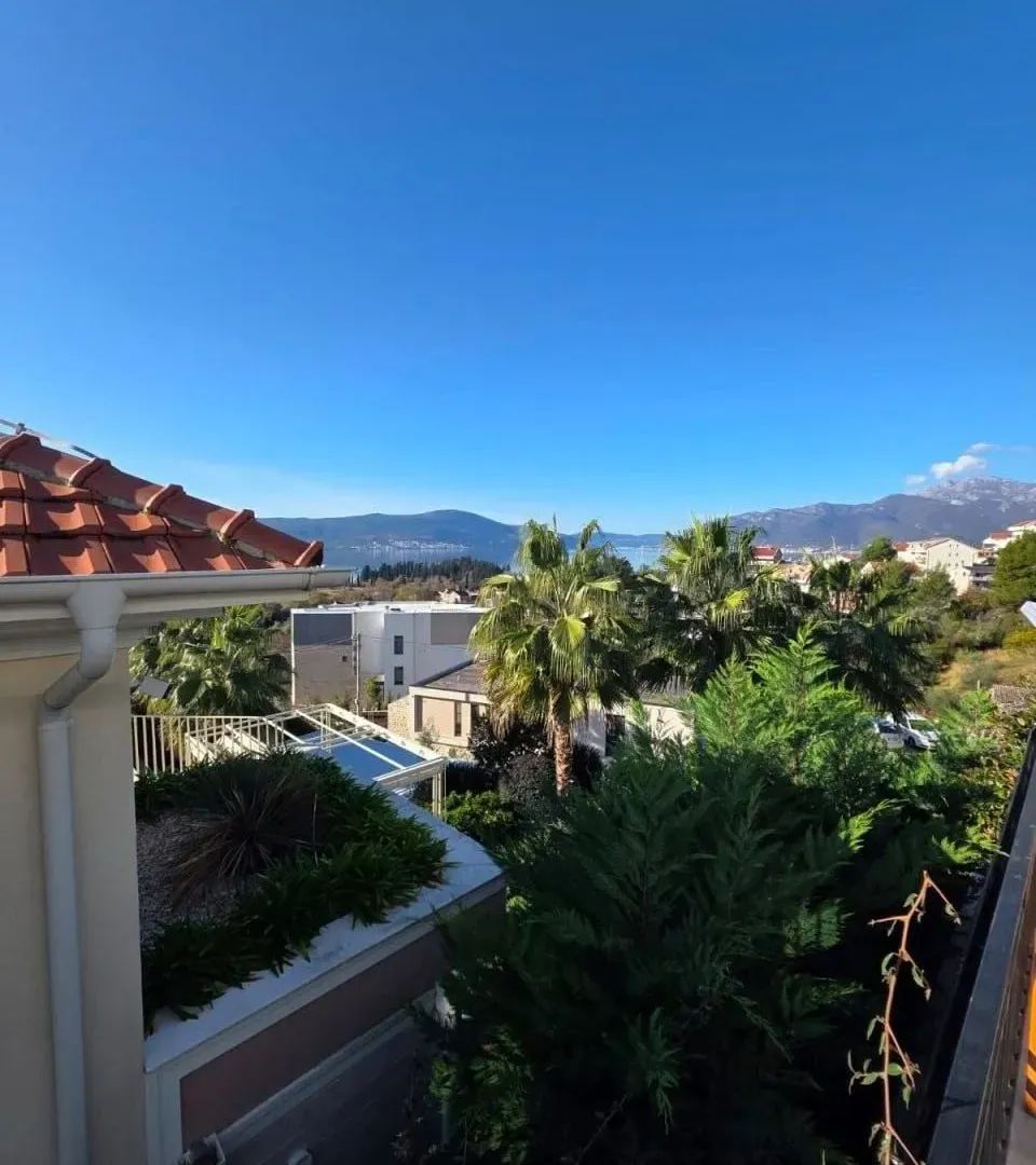 Prodaja, dvosoban stan, 49m², Centar, Tivat