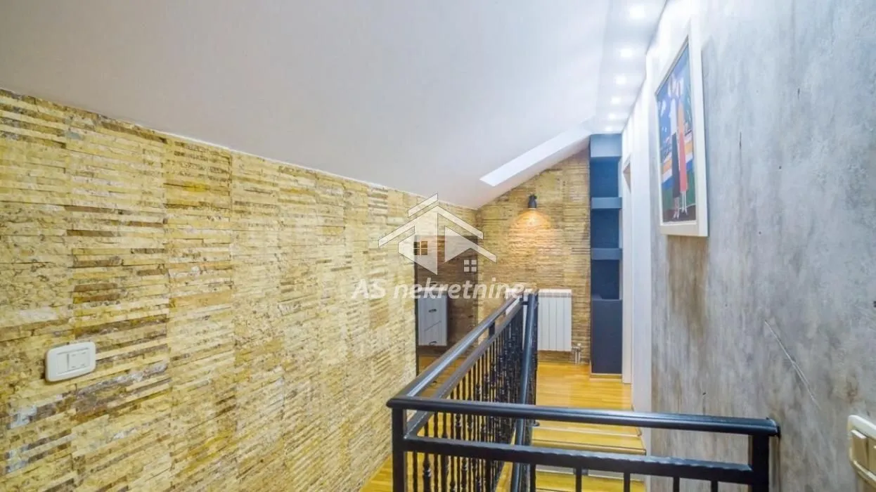 Rent, four bedroom apartment, 140m², Đeram Pijaca, Beograd