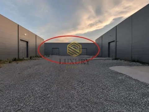 Rent, office space, 1000m², Kuće Rakića, Podgorica - image 2