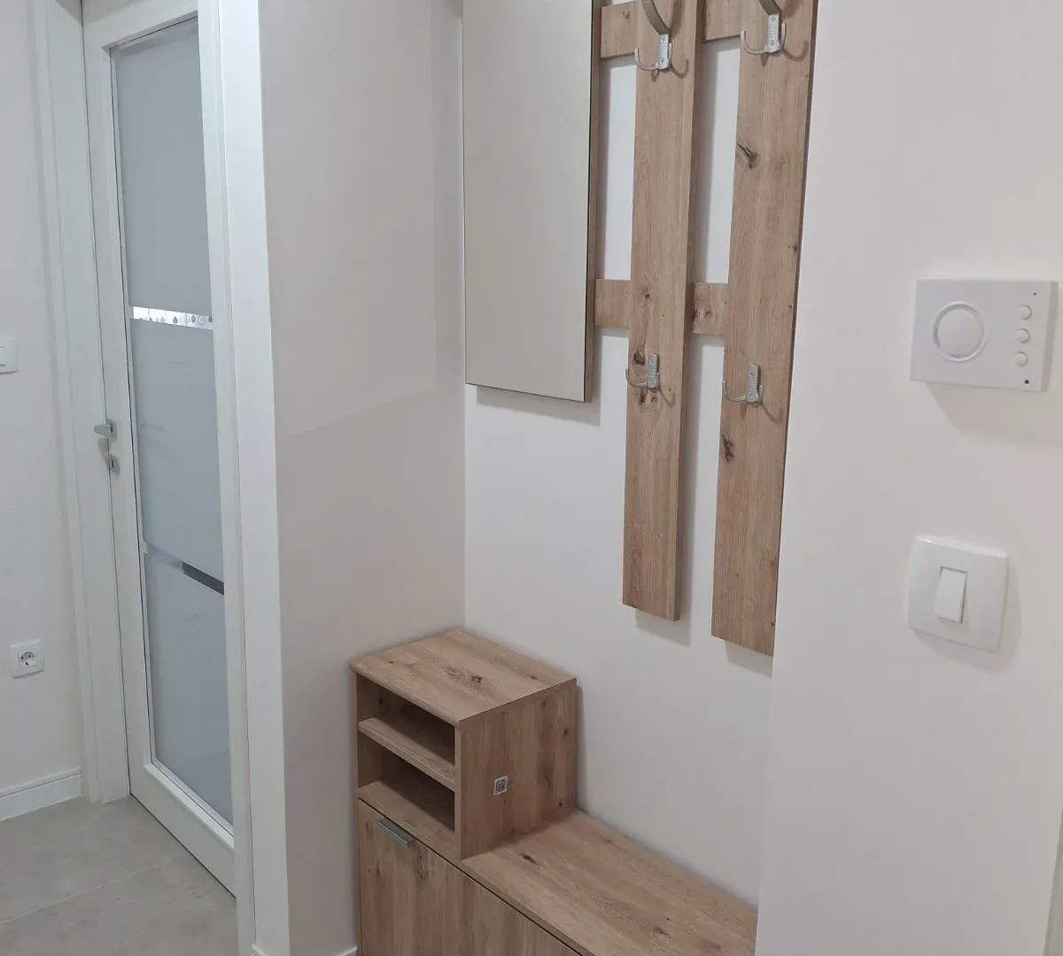 Izdavanje, jednosoban stan, 45m², Pobrežje, Podgorica