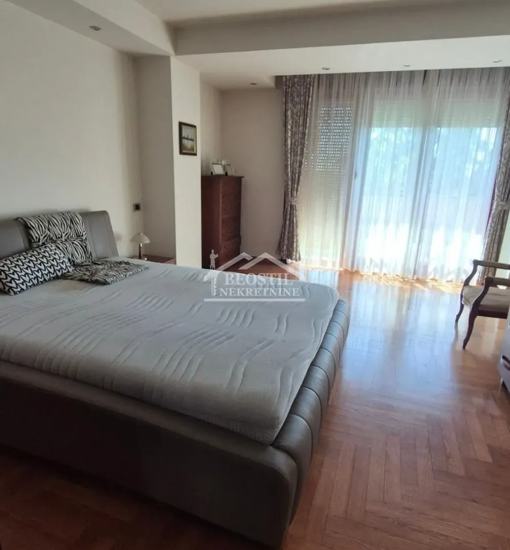 Rent, house, 319m², Julino Brdo, Beograd