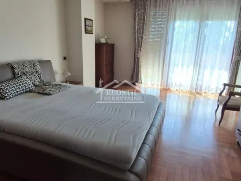 Rent, house, 319m², Julino Brdo, Beograd - image 3
