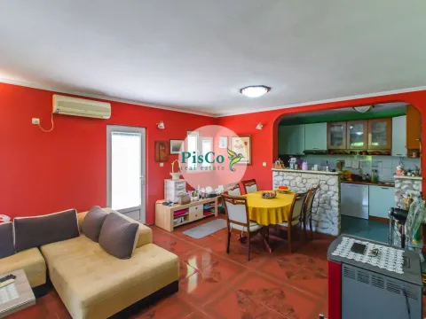 Prodaja, kuća, 200m², Zagorič, Podgorica - image 7