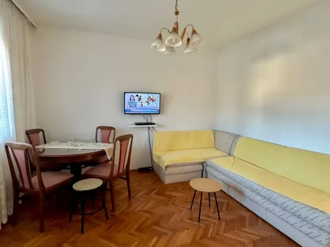 Izdavanje, trosoban stan, 107m², Masline, Podgorica - image 2