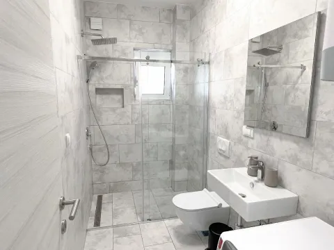 Prodaja, stan, 55m², Tivat, Crna Gora - image 12