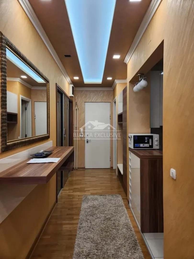 Prodaja, četvorosoban stan, 94m², Belvil, Beograd