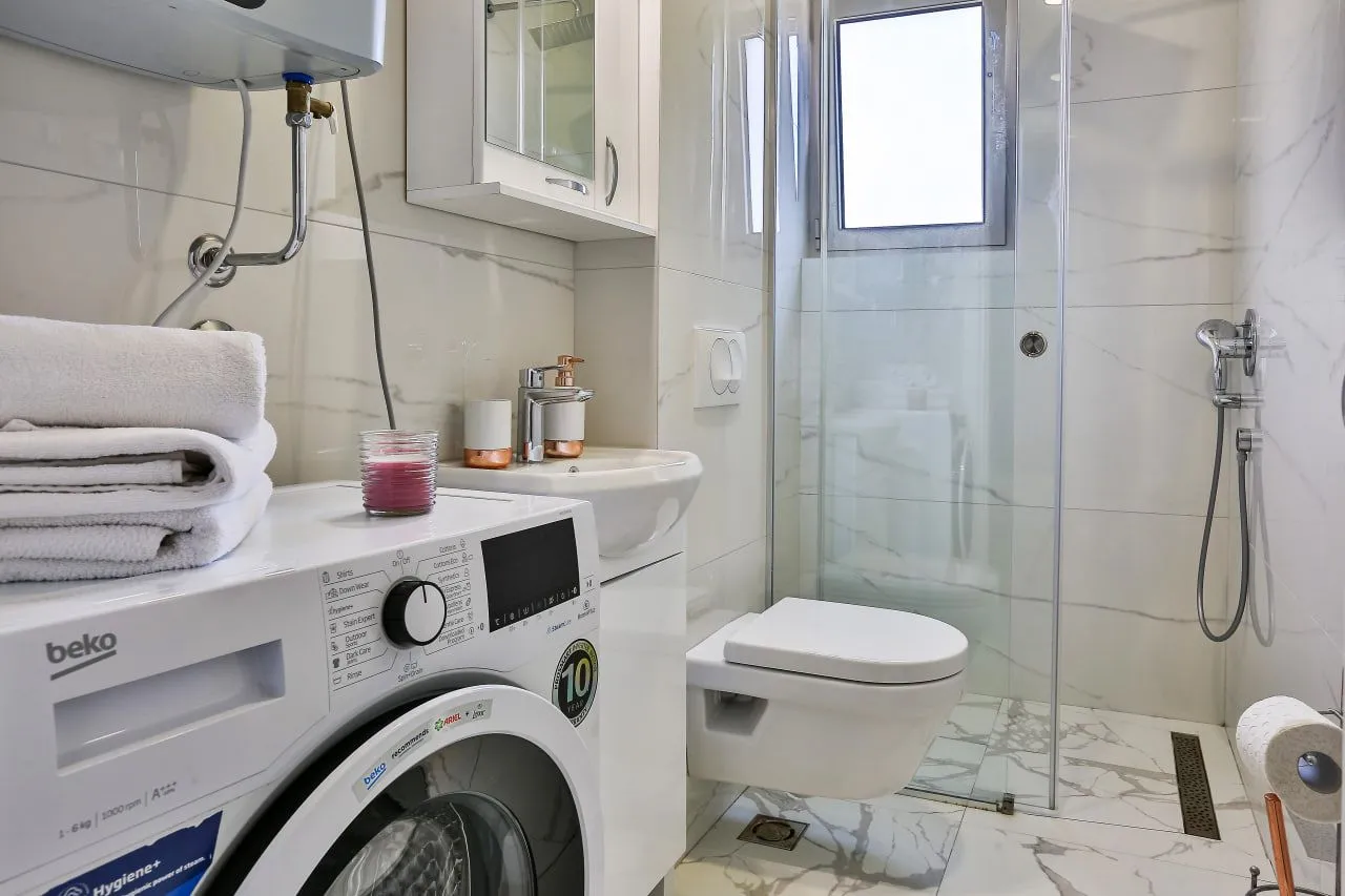 Rent, one bedroom apartment, 43m², Budva okolina, Budva