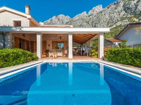 Sale, house, 305m², Orahovac, Kotor - image 4