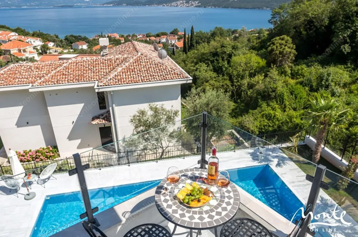 Prodaja, kuća, 350m², Herceg Novi, Crna Gora