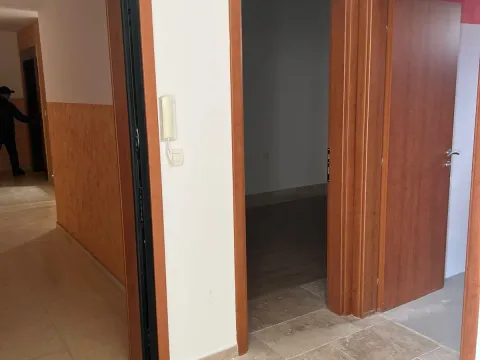 Prodaja, dvosoban stan, 90m², Šušanj, Bar - image 12