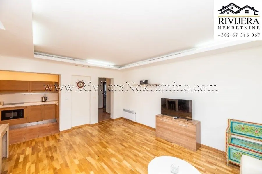 Prodaja, dvosoban stan, 80m², Đenovići, Herceg Novi