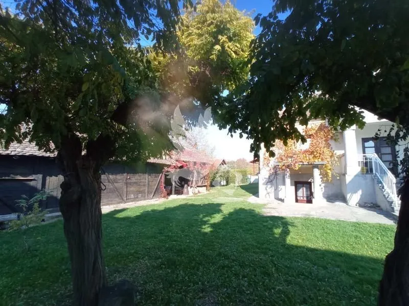 Prodaja, kuća, 215m², Mladenovac selo, Mladenovac