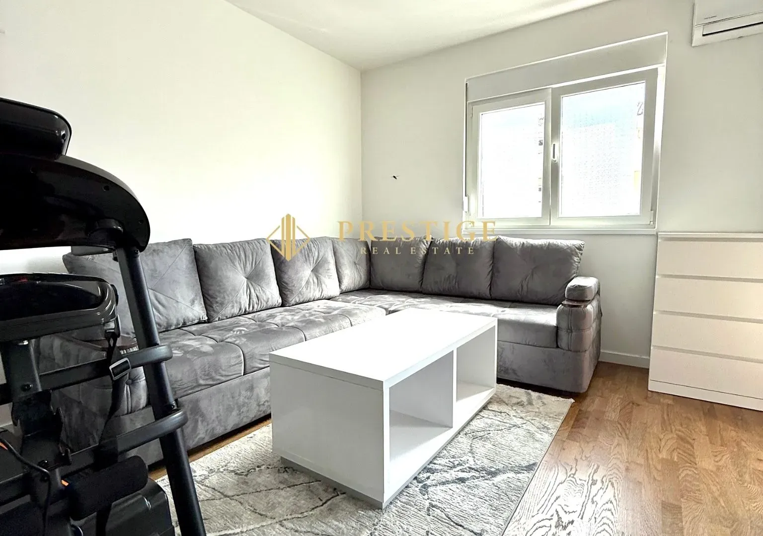 Izdavanje, jednosoban stan, 47m², Stari Aerodrom, Podgorica