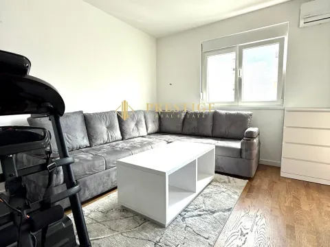 Izdavanje, jednosoban stan, 47m², Stari Aerodrom, Podgorica - image 1