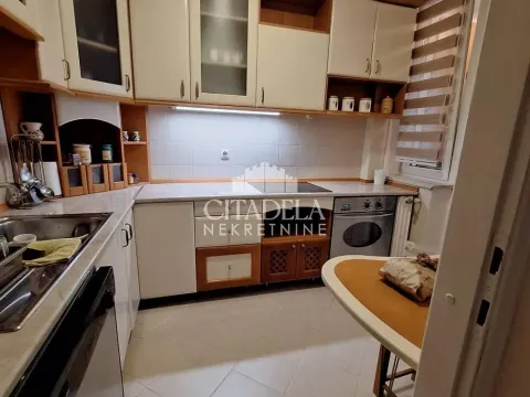 Rent, two bedroom apartment, 60m², Stari Grad, Beograd - image 4