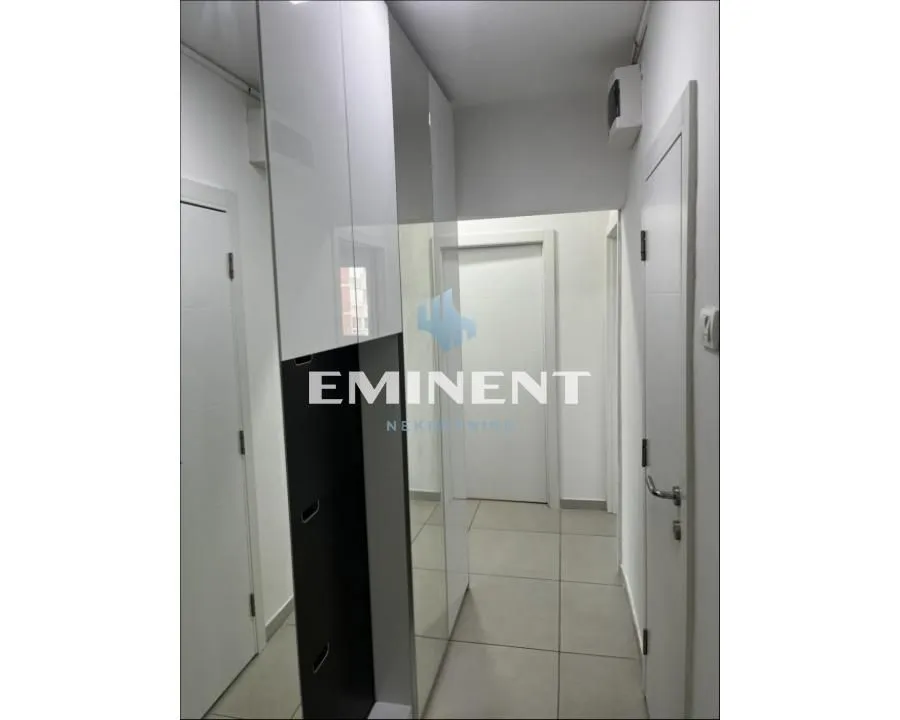 Izdavanje, četvorosoban stan, 96m², Novi Beograd Blok 70, Novi Beograd Sve Podlokacije