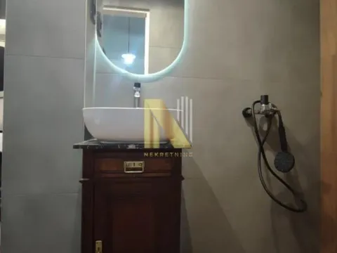 Izdavanje, trosoban stan, 55m², Centar, Novi Sad - image 17