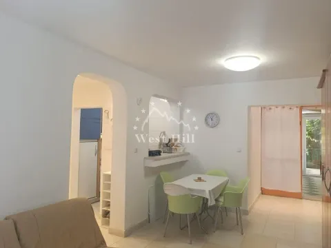 Prodaja, jednosoban stan, 38m², Budva, Crna Gora - image 1