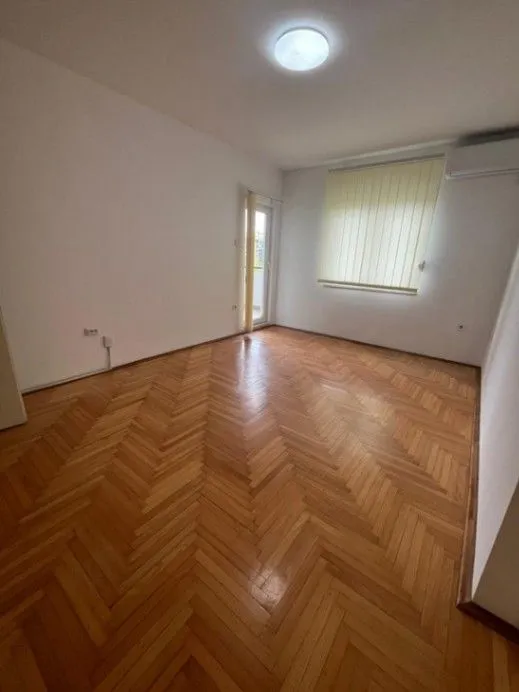 Izdavanje, dvosoban stan, 60m², Preko Morače, Podgorica