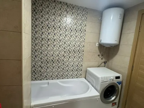 Izdavanje, jednosoban stan, 40m², Stari Aerodrom, Podgorica - image 6