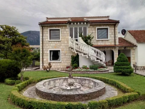 Prodaja, kuća, 216m², Bar, Crna Gora - image 2
