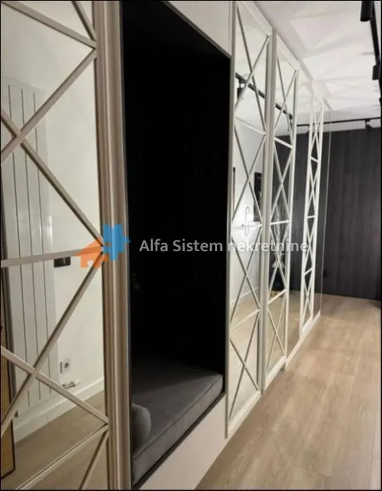 Izdavanje, stan, 76m², Dušanovac, Voždovac Sve Podlokacije