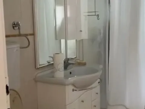 Izdavanje, trosoban stan, 61m², Stari Grad, Beograd - image 9