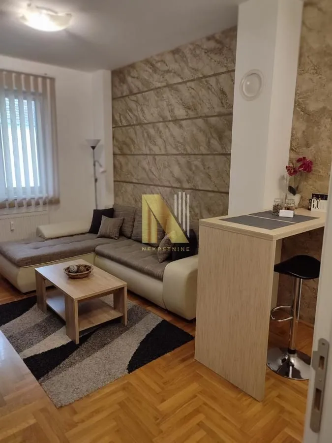 Izdavanje, jednosoban stan, 36m², Centar, Subotica