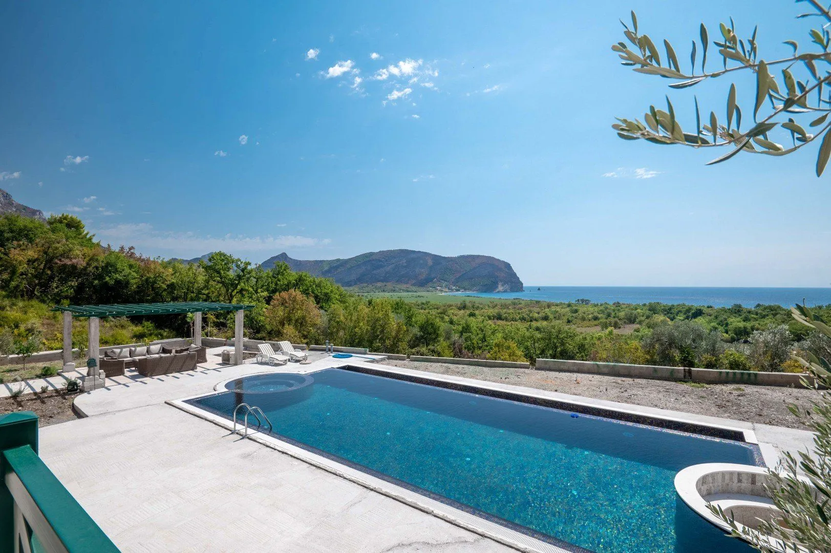 Sale, house, 500m², Buljarica, Budva