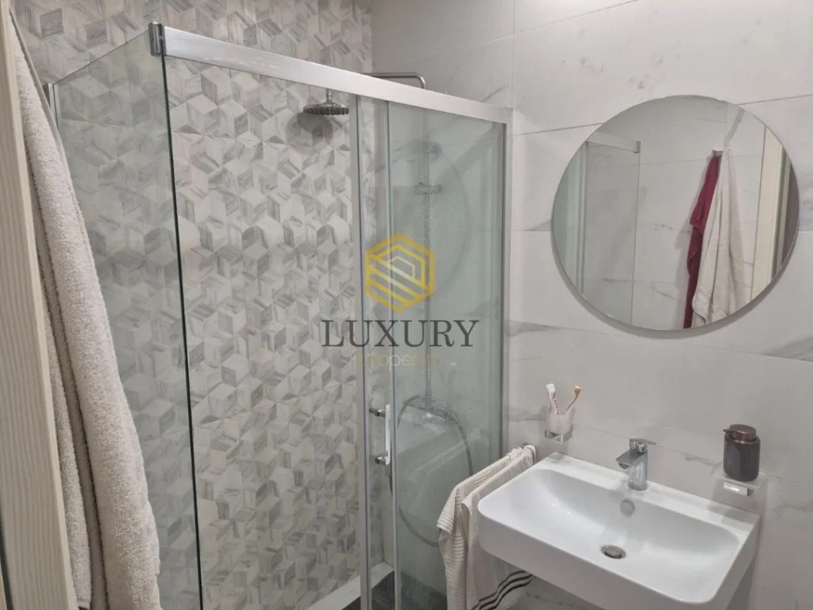 Izdavanje, jednosoban stan, 47m², Central Point, Podgorica