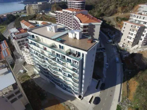 Izdavanje, dvosoban stan, 60m², Bečići, Budva - image 10
