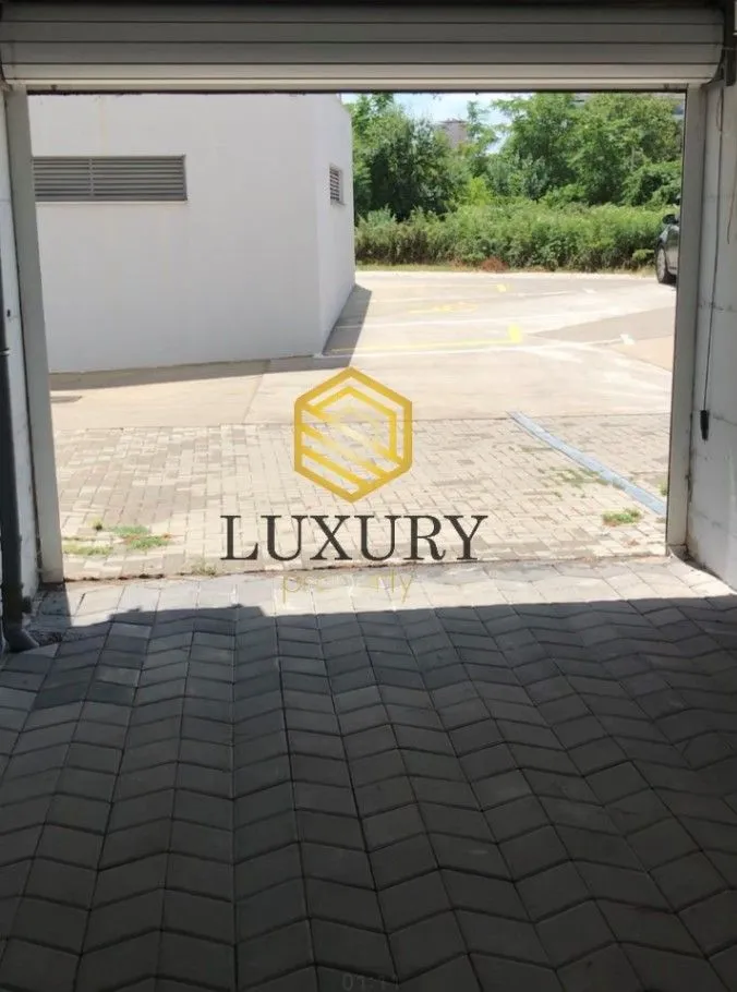 Izdavanje, poslovni prostor, 120m², Centar, Podgorica