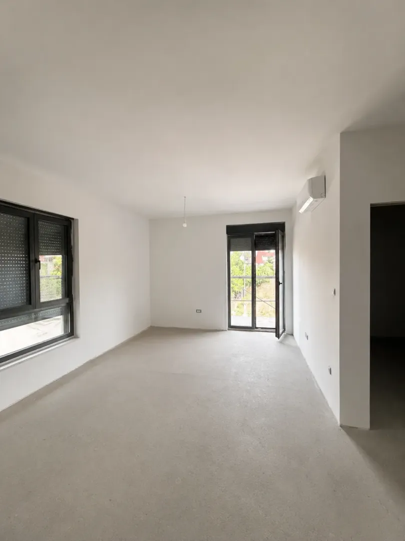 Prodaja, garsonjera, 35m², Tološi, Podgorica