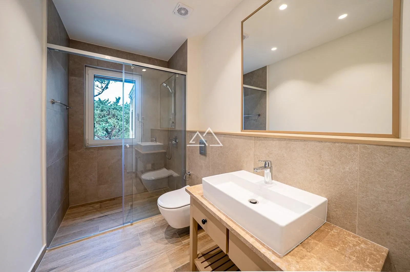 Prodaja, jednosoban stan, 65m², Luštica Bay, Tivat
