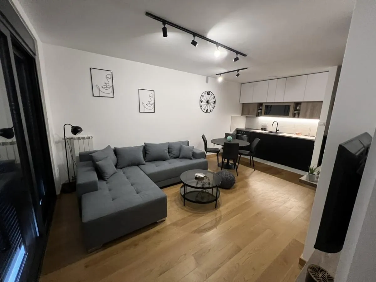 Prodaja, dvosoban stan, 48m², Rotkvarija, Novi Sad Sve Podlokacije